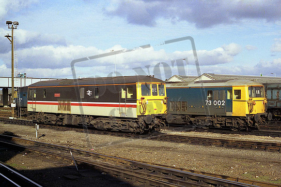 73138 POSTE HASTE & 73002 (Cat No MSP73138B) Eastleigh Station 09-02-1989 Mike Spencer 172