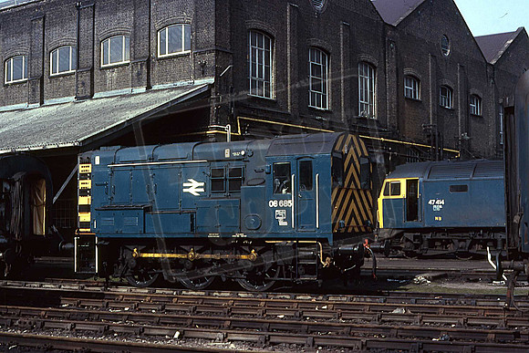 08685 & 47414 (Cat No UN08865)Stratford Diesel Repair shop 1986. 414 there for stripping.
