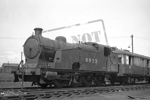 9933 (Cat No TTPSLNER9933) 0-8-0 Darlington 16-08-1946