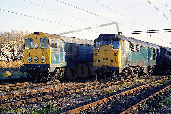 20128 & 31292 (Cat No MSP20128) Bescot 13-01-1990 Mike Spencer 220