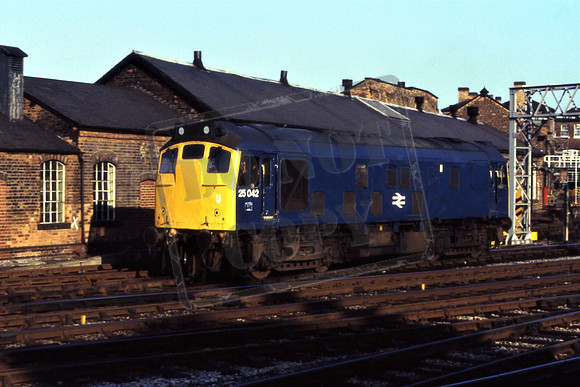 25042 UN25042 Derby on a light engine move 24-04-84