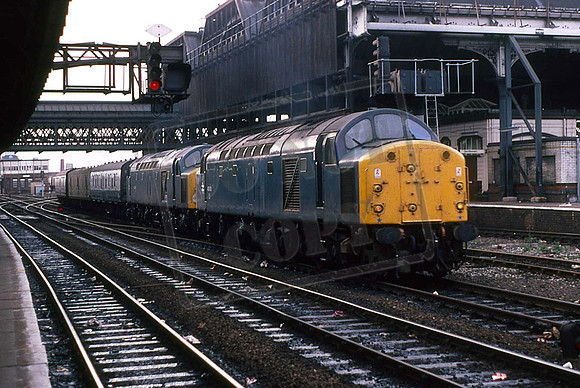 40013 & 40044 (Cat No UN40013) Manchester Victoria 1982