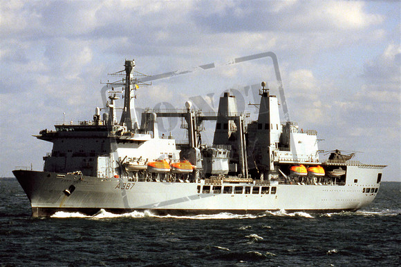 A387 FORT VICTORIA RFA replenishment ship 1999 Gary Goodman
