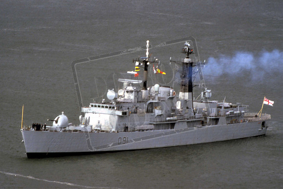 D91 HMS NOTTINGHAM 2001