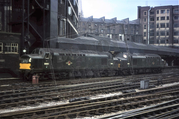 6882 & D6881 UN6882 Paddington. Used on XP64 stock on an experimental record breaking Golden Hind to Plymouth. 03-06-65