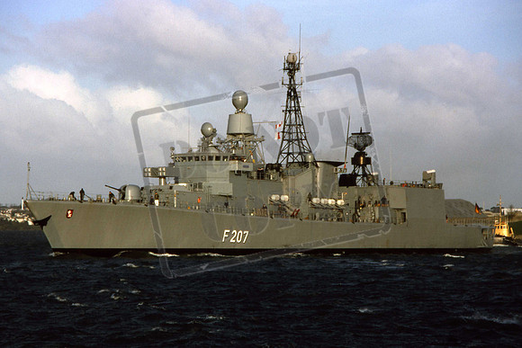 F207 GERF207 BREMEN German frigate. 22-02-99