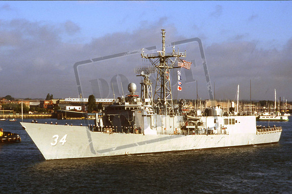FFG34 USS AUBREY FITCH edging out of Portsmouth Harbor.1990s