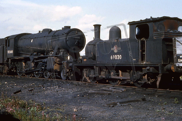 69020 UNS69020  J72 & 90444 WD280 at Darlington