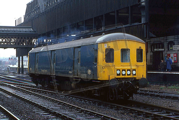 55989 (Cat No UNDMU55989) Manchester Victoria 1981