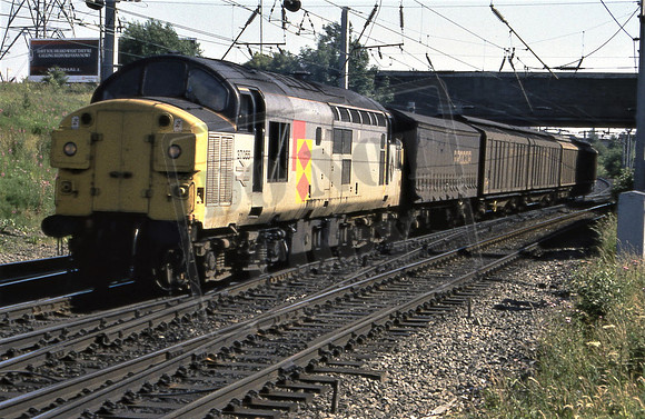 37055 (Cat No 3-20) Mossend North Junction on Cargo Waggons 18-07-90 Ian Ball