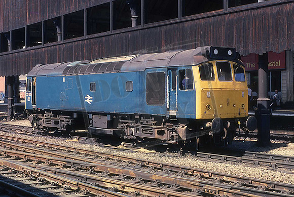 25105 (Cat No UN25105) Manchester Victoria 1980
