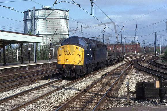 40092 Cat No UN40092) Lancaster 1982