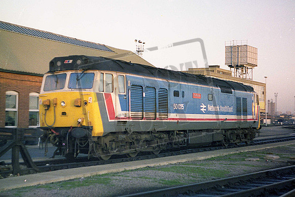 50025 INVINCIBLE (Cat No UN50025) Old Oak Common 14-01-1989