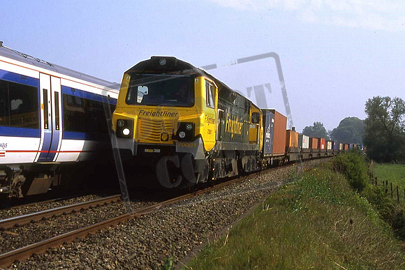 70001 (Cat No UN70001) Near Kings Sutton 10-05-2014