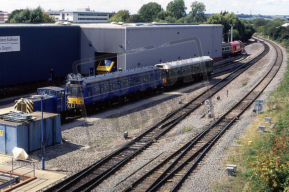 121020 (Cat No MH121020) Aylesbury 21-09-2011 Martin High