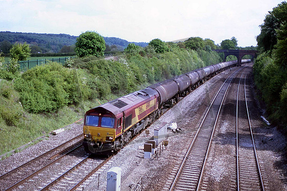 66009 (Cat No MH66009) Westbury Lane, Purley 17-05-2010 Martin High