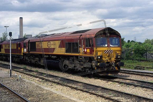 66033 (Cat No MH66033) Didcot 13-05-2011 Martin High