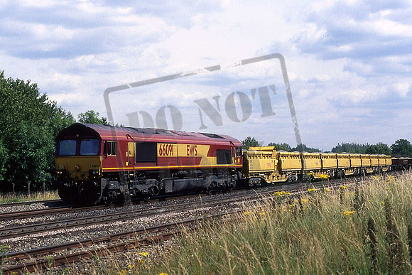 66091 (Cat No MH66091) Lower Basildon 14-07-2011 Martin High