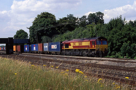 66148 (Cat No MH66148) Lower Basildon 14-07-2011 Martin High