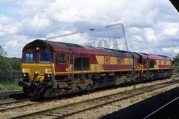 66074 & 66070 (Cat No MH66074) Didcot 07-07-2011 Martin high