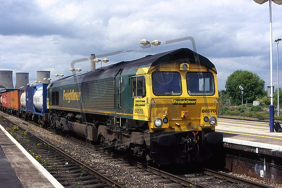 66570 (Cat No MH66570) Didcot 13-05-2011 Martin High