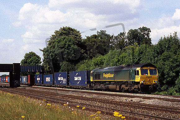 66570 (Cat No MH66570B) Lower Basildon 14-07-2011 Martin High