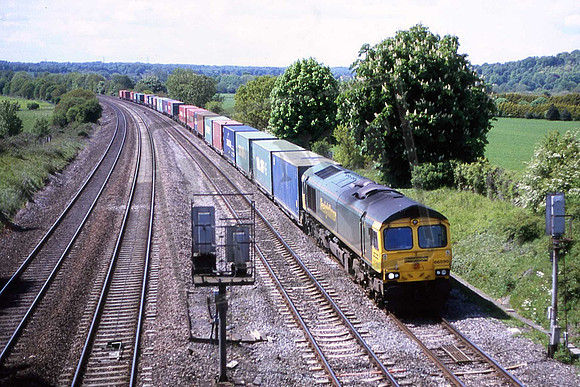 66590 (Cat No MH66590B) Westbury Lane, Purley 17-05-2010 Martin High