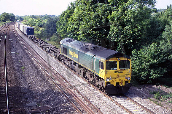 66543 (Cat No MH66543) Lower Basildon 19-05-2011 Martin High