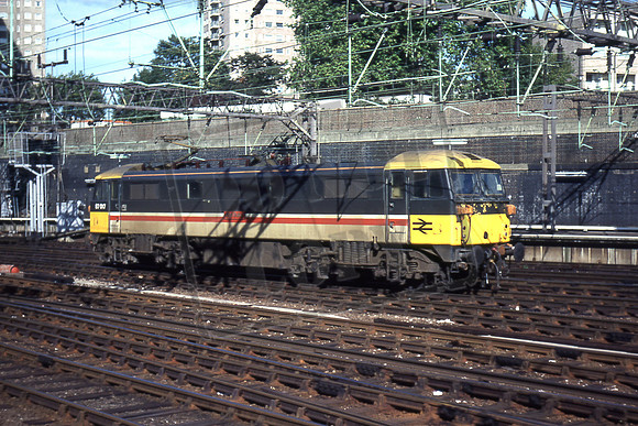 TTR062 87-017 (Cat No TTR062) IRON DUKE Euston OCT 85 Martin High