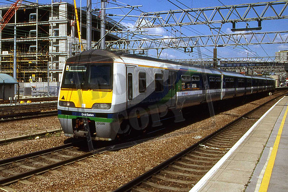 321330 (Cat No UN321330) Stratford 24-06-2009