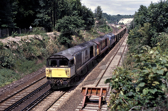 58020 58024 & 37379 (Cat 213-02) At Micheldever on a PW working. 24-01-01 Martin High