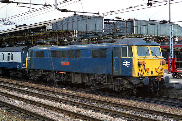 87035 ROBERT BURNS (Cat No MSP87035) Crewe 25-07-1987 Mike Spencer 053