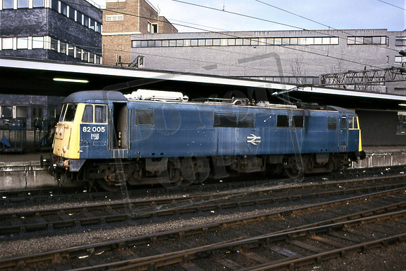82005 (Cat No TTR893) Euston Station 12-04-85 George Walker