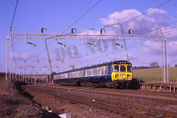 310082 (Cat No KMM310082) Tring Summit 24-01-1986 on 2A04 Birmingham New Street - Euston. Ken Moseley.