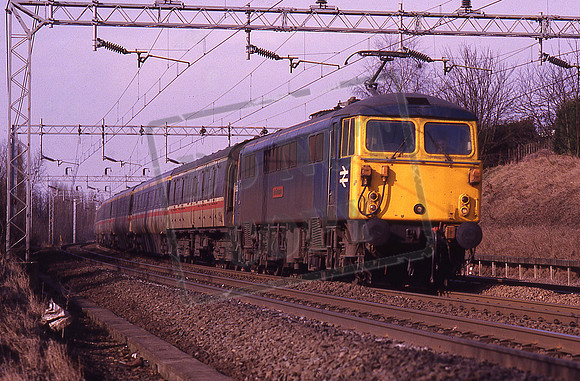 87029 EARL MARISCHAL (Cat No KMM87029) Tring. Up Inter-City Wednesday 13-11-1985 Ken Moseley C0002