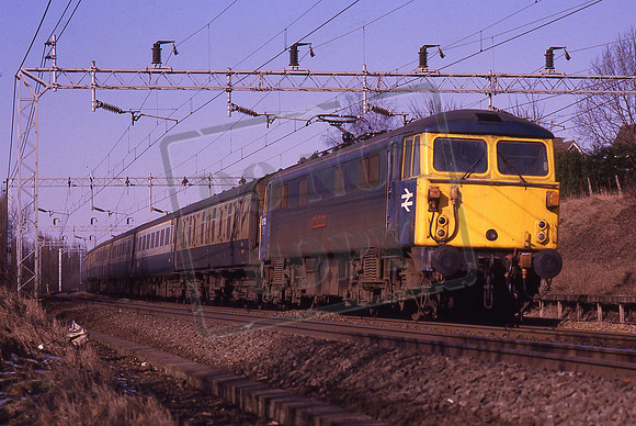 87021 ROBERT THE BRUCE (Cat No KMM87021) Hunton Bridge. Up Inter-CityThursday 20-02-1986 Ken Moseley C0020