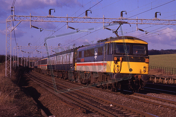 87007 CITY OF MANCHESTER (Cat No KMM87007) Tring 09.28 1A40 Carlisle to Euston. Friday 24-01-1986 Ken Moseley C0014