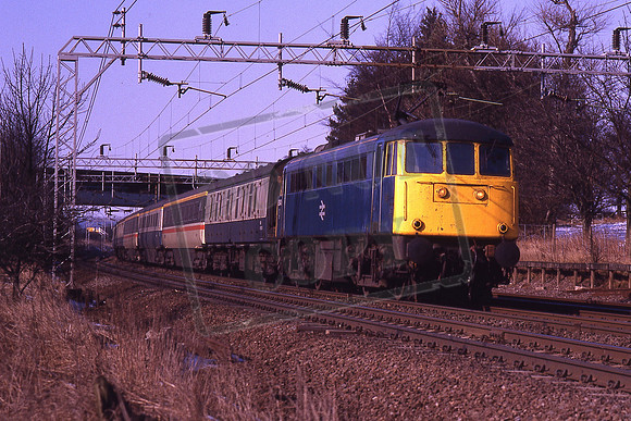 85040 (Cat No KMM85040) Dudswell Up Inter-City 26-02-1986 Ken Moseley C0031