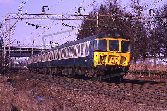 310048 (Cat No KMM310048) Dudswell 2A02 10.37 Birmingham New Street - Euston 26-02-1986 Ken Moseley C0029