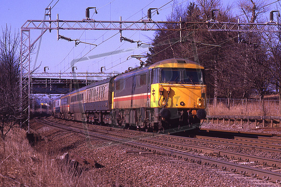 87012 (Cat No KMM87012) Dudswell Up Inter-City 07-03-1986 Ken Moseley C0059