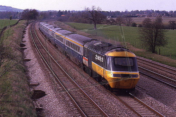 43024 (Cat No KMM43024) Lower Basildon 15.13 Weston Super Mare - Paddington 30-04-1986 Ken Moseley C0100