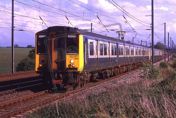 317321 (Cat No KMM317321) Near Ayres End 2G89 17.29 St Pancras - Bedford 21-05-1986 Ken Moseley C0120