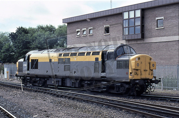 37010 Cat No TTR951) Exeter St Davids running on to the depot. 10-08-91 Stephen Dale