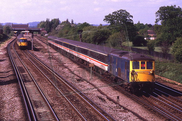 73117 (Cat No KMM73117) Gatwick Airport 1D51 16.20 Gatwick Airport - Victoria 22-05-1986 Ken Moseley C0130