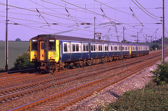 317343 (Cat No KMM317343) Near Ayres End 2G06 18.04 Moorgate - Bedford 12-06-1986 Ken Moseley C0183