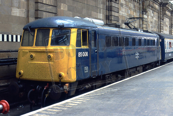 85006 (Cat No TTR1324) Glasgow Central on ECS. 24-06-88 George Walker