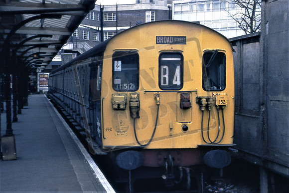 501152 (Cat No TTR1420) Richmond Station with a Broad Street working. 16-04-84 Ian Bartlett