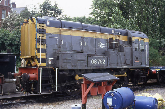 08752 (Cat No TTR1422) Ipswich Stabling Point. 25-05-93 Arthur Cannings