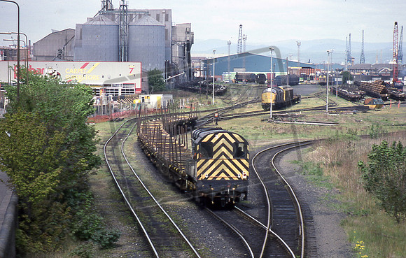 08791 & 37074 (Cat No TTR1583) Leith Yard, Edinburgh. 10-05-91 Dave Campbell