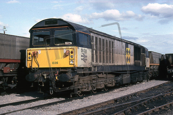 58026 (Cat No 1586) Worksop 25-04-92 Dave Campbell